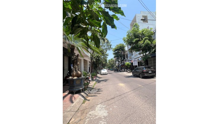 BÁN NHÀ 3 TẦNG MẶT TIỀN ĐƯỜNG NGUYỄN THỊ MINH KHAI - TRUNG TÂM QUY NHƠN.- MÃ SỐ: #MT1968