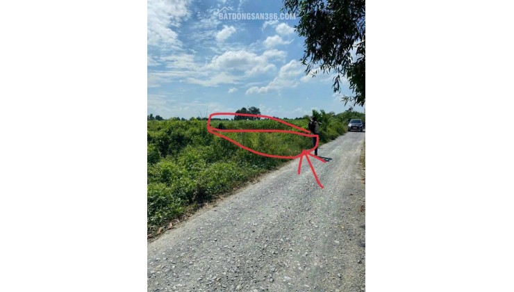 KẸT  TIỀN CẦN BÁN LÔ ĐẤT 2 MẶT TIỀN :DT 8M X 86= 688M2 CHỈ 1.6 TỶ. LH:0903198949.