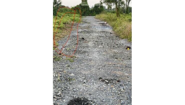 KẸT  TIỀN CẦN BÁN LÔ ĐẤT 2 MẶT TIỀN :DT 8M X 86= 688M2 CHỈ 1.6 TỶ. LH:0903198949.