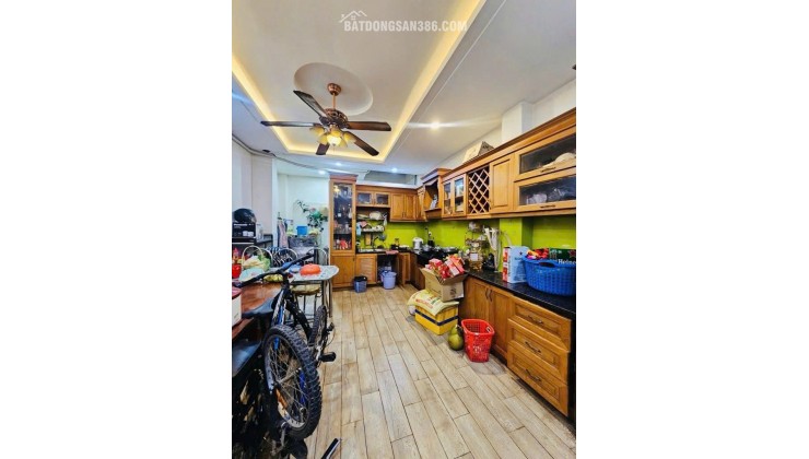 Nhà ĐẸP ngay TT Q.7 cũ - 60m2 - 4 PN - BTCT kiên cố - 6.x tỷ