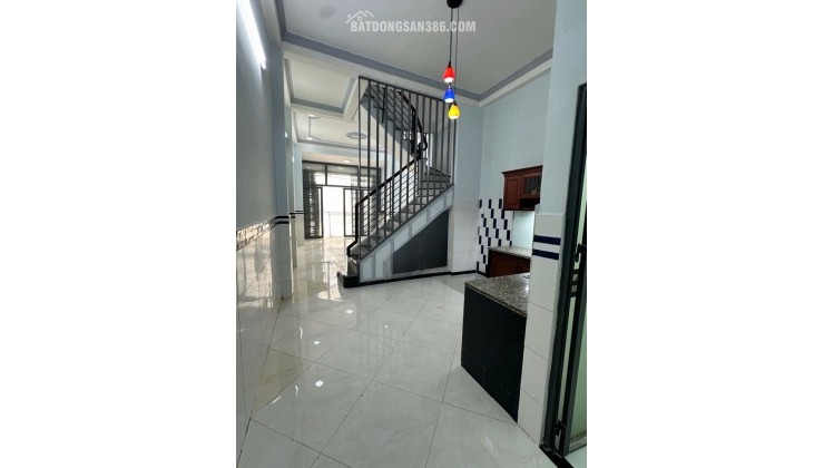 HIẾM - Trần Xuân Soạn sát cầu Nguyễn Khoái - 4.5 x 12M - BTCT kiên cố 3PN