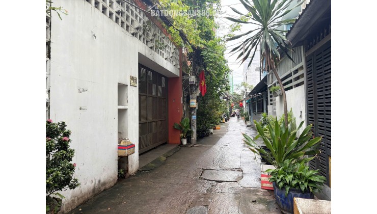 HIẾM - Trần Xuân Soạn sát cầu Nguyễn Khoái - 4.5 x 12M - BTCT kiên cố 3PN