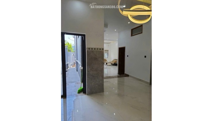 Giảm S.O.C CHỈ 8Ty9
BIỆT THỰ- ĐƯỜNG 10M- 191M2- 2TẦNG- NGANG NỞ HẬU 9.5M- LÊ VĂN LƯƠNG