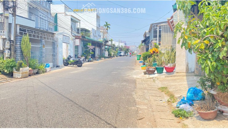 Mặt tiền phạm ngũ lão, trung tâm sầm uất của đức trọng, lâm đồng