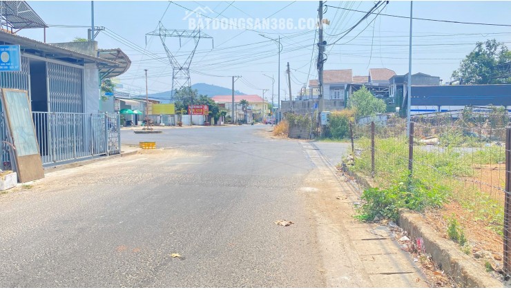 Mặt tiền phạm ngũ lão, trung tâm sầm uất của đức trọng, lâm đồng