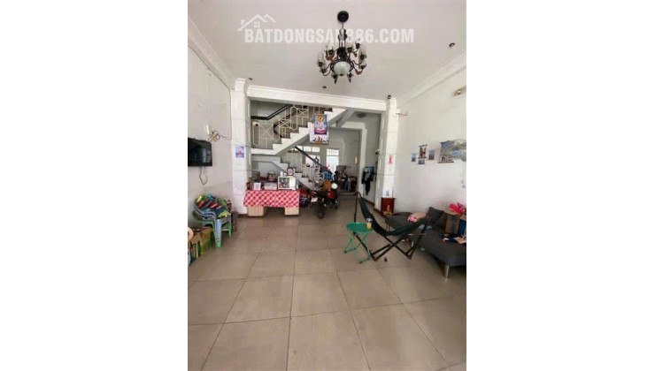 BTCT kiên cố - MT Trục chính hẻm thông Bùi Văn Ba - 4 x 16m - Sơn lại như mới