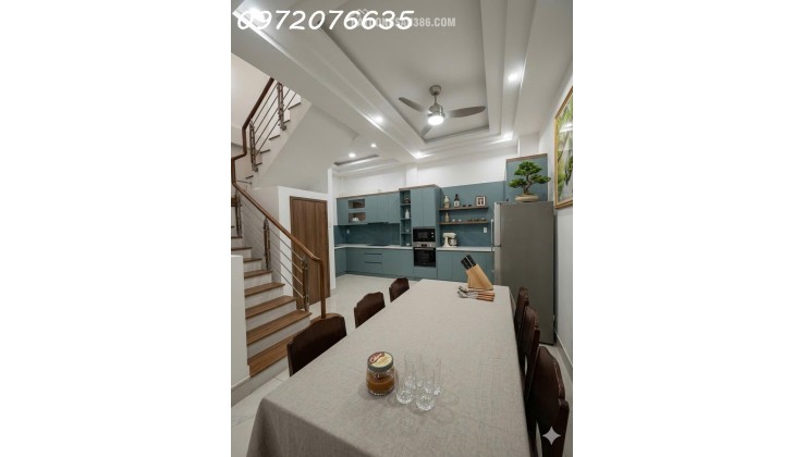 CHI 6.x TỶ- NHÀ 4 TẦNG- GẦN HOÀNG QUỐC VIỆT- GẦN PHÚ MÝ HƯNG- HXH 5M- DT 6 x 10 - 2 LẦU- 4PN- HOÀN CÔNG- HIỆN HỮU.