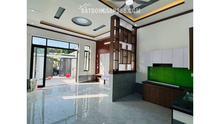 NHÀ CẤP 4 MỚI XÂY – TRUNG TÂM CHƠN THÀNH – MUA LÀ Ở NGAY!