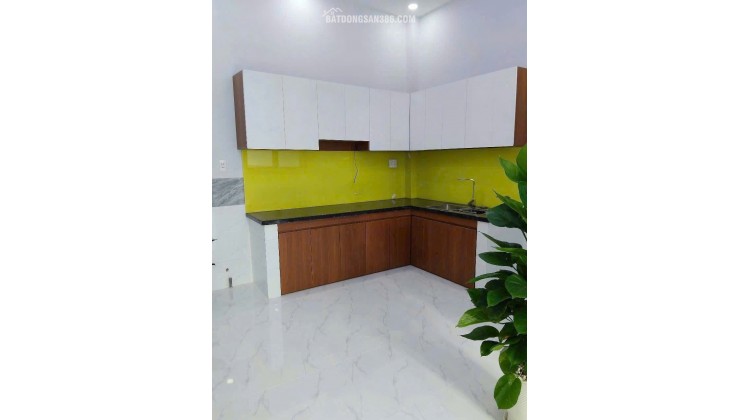 NHÀ CẤP 4 MỚI XÂY – TRUNG TÂM CHƠN THÀNH – MUA LÀ Ở NGAY!