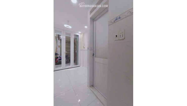 BÁN NHÀ MỚI - 2 TỶ HƠN - 3 TẦNG - SỔ HỒNG RIÊNG - GẦN BỆNH VIỆN CHỢ RẨY - QUẬN 11