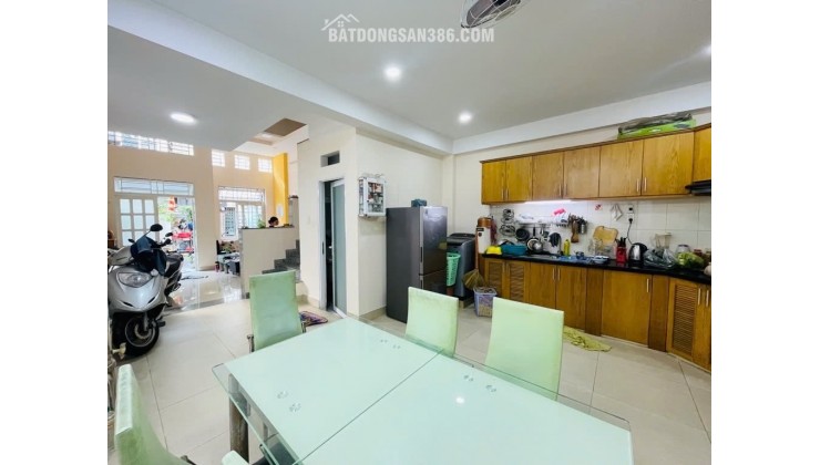 Xe hơi ngủ nhà - gần Vincom Nam Long - 4 tầng - 5 x 16m - 8.65 tỷ