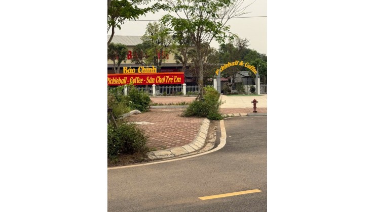 Bí mật lô đất 100m2 gần Quốc Lộ 21, khu vực trung tâm Hòa Lạc. Phù hợp xây trọ, đầu tư sinh lời, kết nối Metro 5 – Quốc Lộ 21. Liên hệ xem đất ngay.