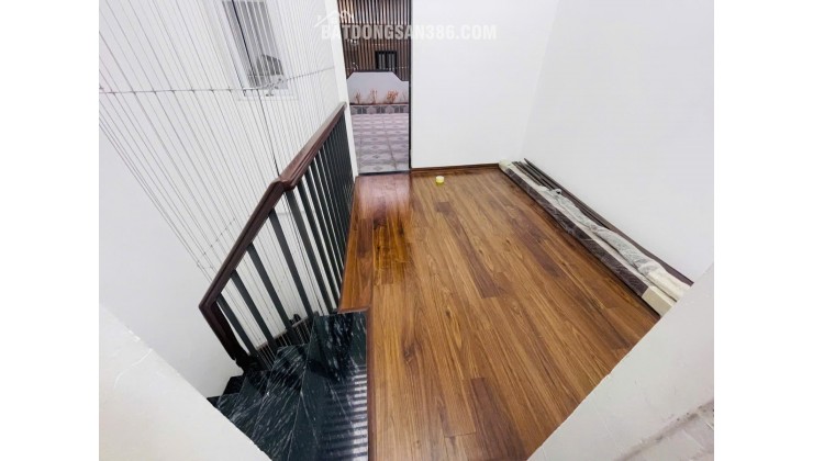 HOÀNG VĂN THÁI – GIẢM SỐC 1 TỶ – 15M RA Ô TÔ TRÁNH – TƯƠNG LAI RA PHỐ