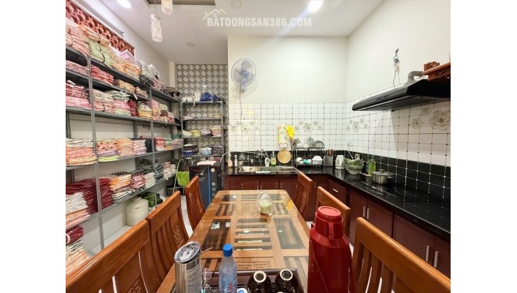 Vừa ở vừa kinh doanh, nhà 3 tầng, hẻm xe tải, gần cầu Nguyễn Khoái