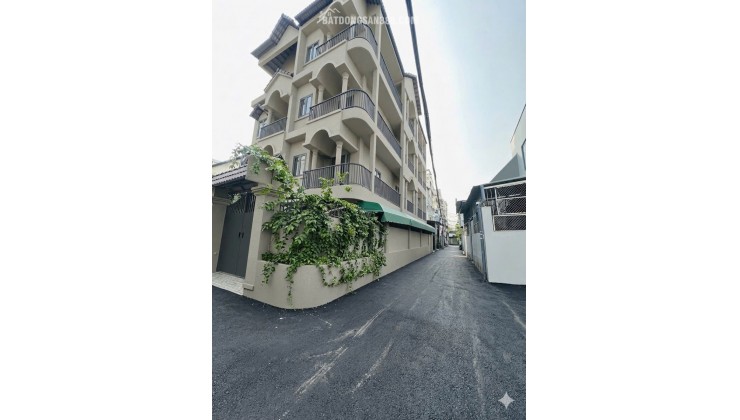 GIẢM 300TRIEU- GIÁ 8. x TỶ- QUẬN 7- CĂN HỘ DỊCH VỤ- LÔ GÓC- DT 5.5 x 19 - GẦN PHÚ MỸ HƯNG.