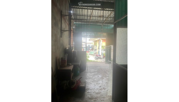 BÁN ĐẤT TẠI CHỢ DT81M2 SHR TRÊN ĐẤT CÓ NHÀ TIỀN CHẾ CỬA KÉO ĐÀI LOAN 950TR LH:0974004184 GẶP TRUNG.