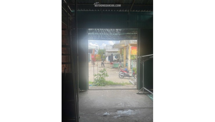 BÁN ĐẤT TẠI CHỢ DT81M2 SHR TRÊN ĐẤT CÓ NHÀ TIỀN CHẾ CỬA KÉO ĐÀI LOAN 950TR LH:0974004184 GẶP TRUNG.