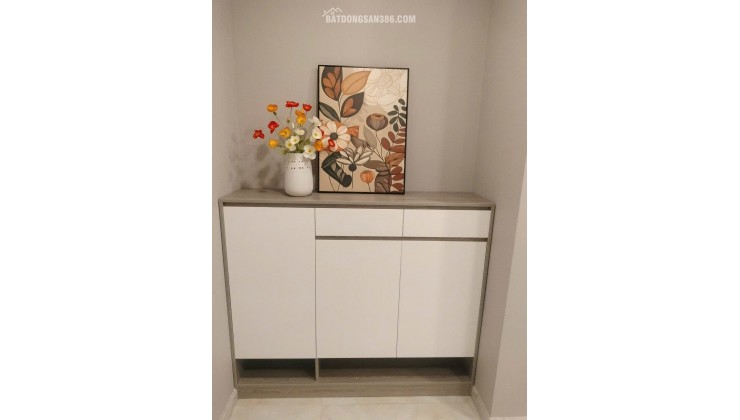 CHO THUÊ CHCC VINHOMES GOLDEN RIVER (TẦNG 20) 72M 2PN, 26TR/TH. LH:0938597537