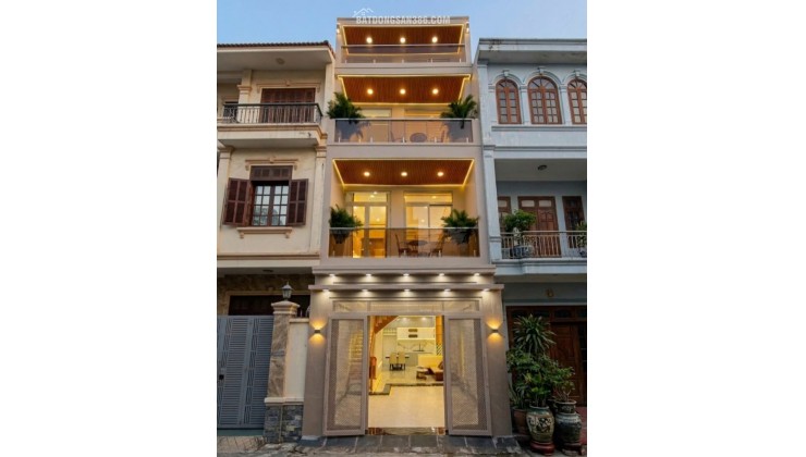 GIÁ 10. x TỶ- QUẬN 7- SÁT PHÚ MỸ HƯNG- NHÀ MỚI 4 TẦNG- DT 60M2- MẶT TIỀN ĐƯỜNG XE TẢI