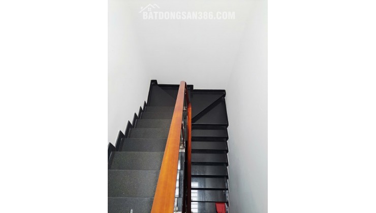 Bán nhà 2 tầng, 62m2, hẻm xe hơi Sô 4, Bình Hưng Hòa B, Bình Tân: Giá 5 tỷ, sổ hồng, 2PN, 2WC. Gọi ngay 0935911385!