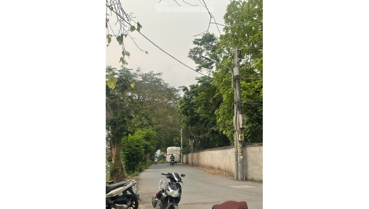 Bán nhà 43m2 3tầng giá hơn 5 tỷ Ô tô đỗ cửa tiện ích bạt ngàn