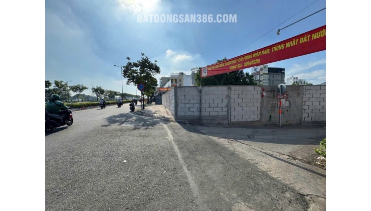 Bán Lô Đất 3 MT  Đường PHẠM VĂN ĐỒNG Phường Hiệp Bình Chánh Tp THỦ ĐỨC