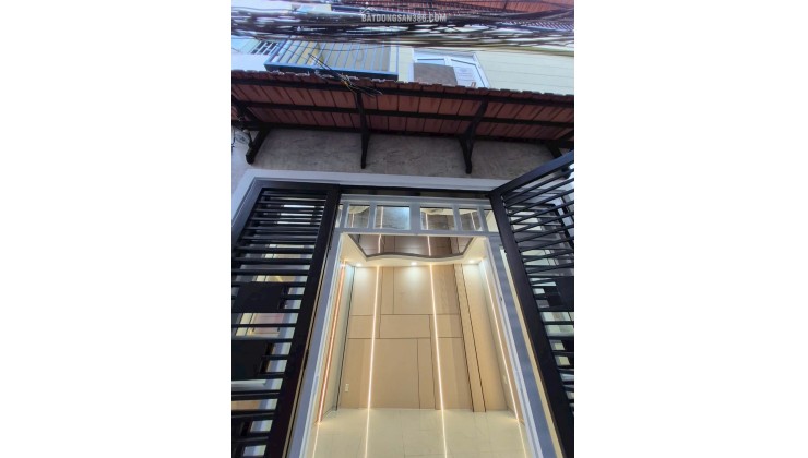 NHÀ ĐẸP QUẬN 4_4 TÀNG ĐÚC_30M2_KO QH_4 TỶ NHỈNH