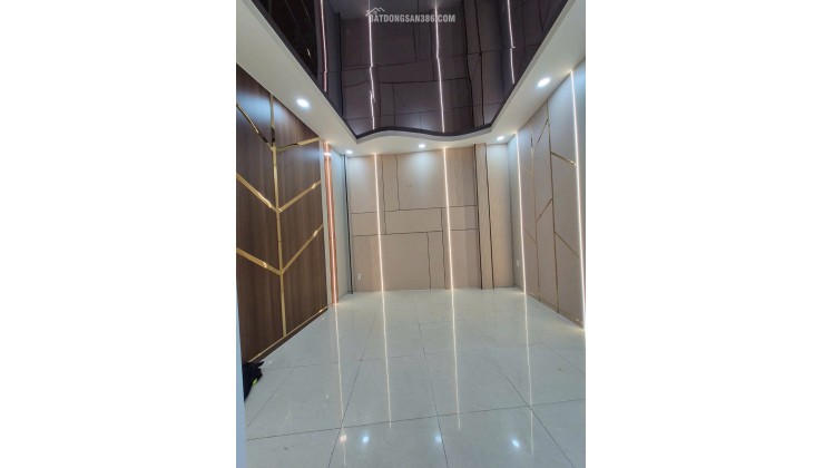 NHÀ ĐẸP QUẬN 4_4 TÀNG ĐÚC_30M2_KO QH_4 TỶ NHỈNH