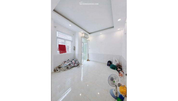 NHÀ ĐẸP QUẬN 4_4 TÀNG ĐÚC_30M2_KO QH_4 TỶ NHỈNH