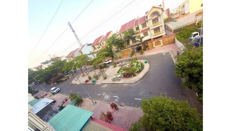 Biệt thự khu TECCO - đường lề 30m - xe hơi đậu trước nhà - (10x21m) - 3 tầng - hơn 22 tỷ(tl)