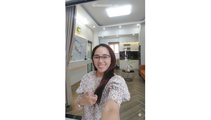 SIÊU PHẨM HÓT- HUỲNH TẤN PHÁT - NGANG 8M - 3 TỶ HƠN - GIÁP QUẬN 7.