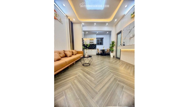 SIÊU PHẨM HÓT- HUỲNH TẤN PHÁT - NGANG 8M - 3 TỶ HƠN - GIÁP QUẬN 7.