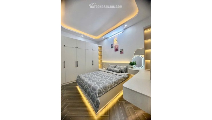 SIÊU PHẨM HÓT- HUỲNH TẤN PHÁT - NGANG 8M - 3 TỶ HƠN - GIÁP QUẬN 7.