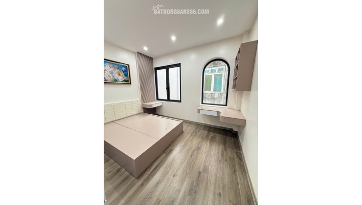 Hàng hiếm !!!! Nhà thượng thanh 44m2. 5 tầng dân xây - ô tô đỗ tận cửa - giá chỉ hơn 6 tỷ