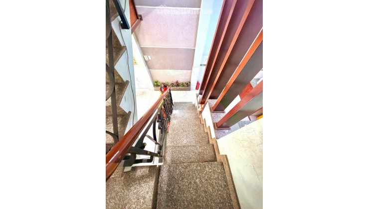 Gần ngã tư bốn xã - 4 tầng - 4 phòng ngủ - sát Tân phú - nhỉnh 4.9 tỷ (tl)