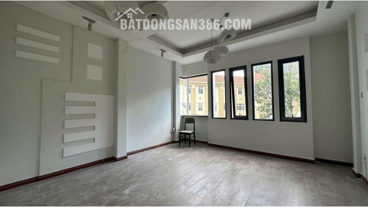 Cho thuê nhà mặt tiền 8 phòng Phạm Ngọc Thạch phường 6 Đà Lạt