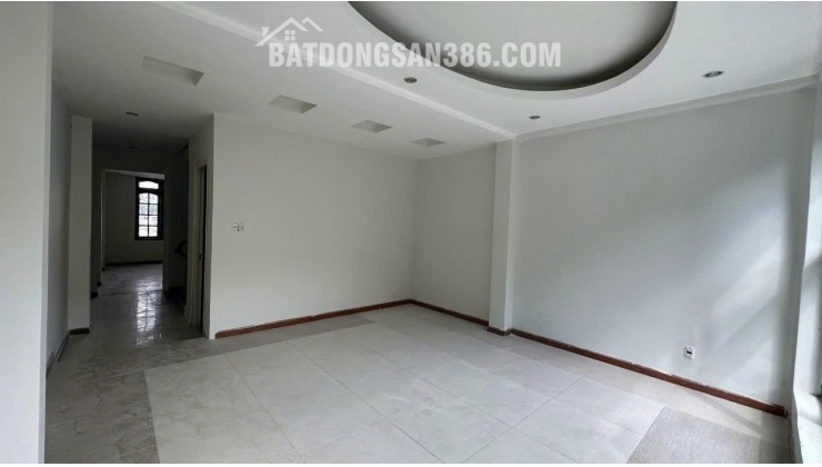 Cho thuê nhà mặt tiền 8 phòng Phạm Ngọc Thạch phường 6 Đà Lạt