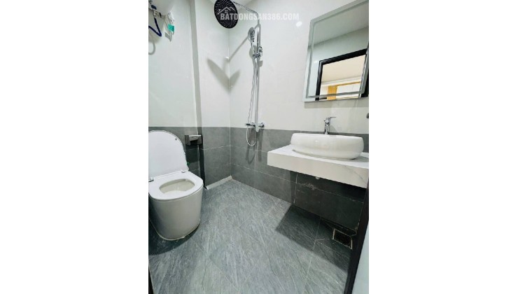 NHÀ PHỐ VŨ NGỌC PHAN 5.5 TẦNG THANG MÁY_30M RA Ô TÔ_NGÕ NÔNG THÔNG_NHÀ MỚI ĐẸP VỀ Ở NGAY, hơn 7 tỷ