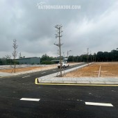 Chính chủ cần bán lô ngoại giao - trục chính rộng 10m - gần đại học QGHN, CNC,mặt đường QL21 - sẵn sổ, full thổ cư