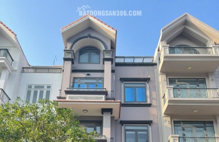 biệt thự 7.5x20m tại Khu đô thị Him Lam Kênh Tẻ, Quận 7,  TL