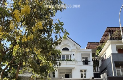 Bán biệt thự chính chủ giá rẻ tại Khu đô thị Nam Long, Quân 7 Dt 8x24m giá 28 tỷ