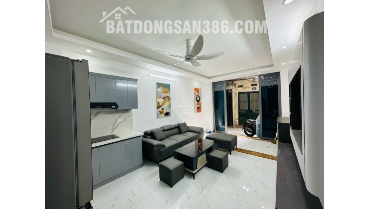  TRUNG TÂM ĐỐNG ĐA - NHÀ ĐẸP MỚI LONG LANH  - NGÕ THÔNG RA HỒ ĐẮC DI - 