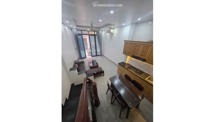 BÁN NHÀ - ĐỨC GIANG - VIỆT HƯNG - NHÀ 5 TẦNG DÂN XÂY CHẮC CHẮN - MẶT NGÕ Ô TÔ THÔNG - KINH DOANH TỐT - 30M - NHỈNH 7 TỶ