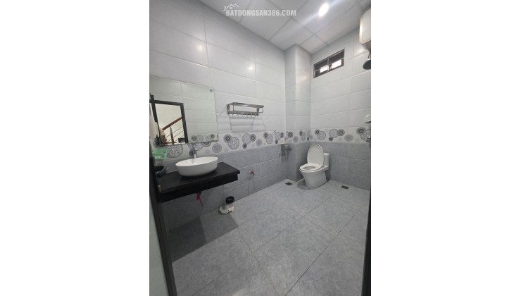 BÁN NHÀ - ĐỨC GIANG - VIỆT HƯNG - NHÀ 5 TẦNG DÂN XÂY CHẮC CHẮN - MẶT NGÕ Ô TÔ THÔNG - KINH DOANH TỐT - 30M - NHỈNH 7 TỶ