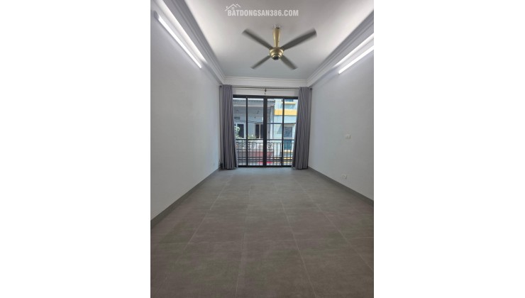 BÁN NHÀ - ĐỨC GIANG - VIỆT HƯNG - NHÀ 5 TẦNG DÂN XÂY CHẮC CHẮN - MẶT NGÕ Ô TÔ THÔNG - KINH DOANH TỐT - 30M - NHỈNH 7 TỶ