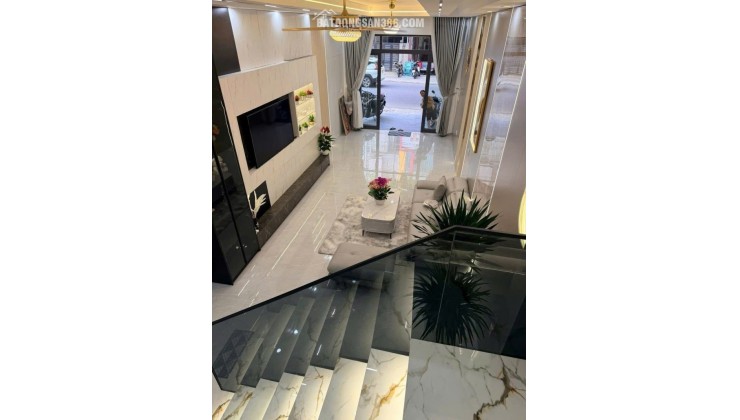 Siêu Phẩm Mặt Tiền Lê Độ 82m2 Nhà 3 Tầng 5 Phòng Ngủ Giá 16.6 Tỷ