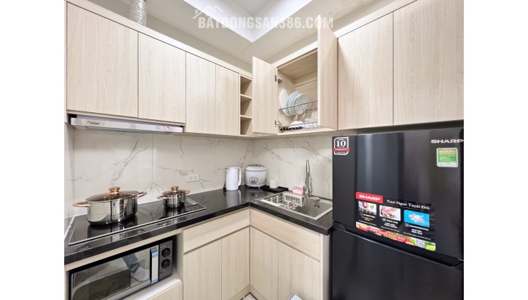 Cho thuê căn hộ dich vụ 1 ngủ 50m2 ở đường Bưởi đầy đủ nội thất, có ban công