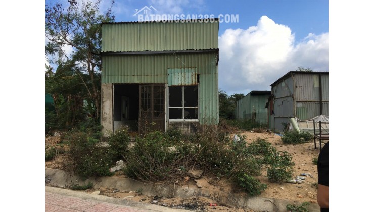 BÁN NHÀ CẤP 4 TẠI HUYỆN CÔN ĐẢO, DT 360.9 M2 - SHR - CHỈ 50TR/M2. LH:0908393271.