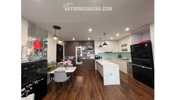 Chính chủ bán nhanh căn hộ cao cấp 3PN góc VIP - View triệu đô - Green Star Phạm Văn Đồng