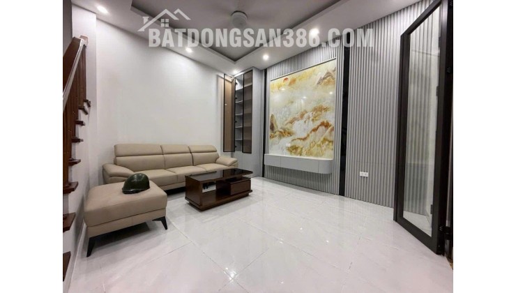 GỐC LÕI ĐỐNG ĐA - NGÕ NÔNG BA GÁC - LÔ GÓC HAI THOÁNG - NĂM TẦNG KIÊN CỐ - NỘI THẤT SANG XỊN - SỔ ĐỎ HOA KHÔI - NGHIÊM TÚC THIỆN CHÍ